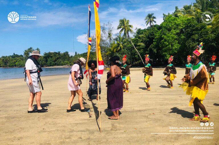 Dari Roon ke Kwatisore: Pesona TNTC Memikat Dunia