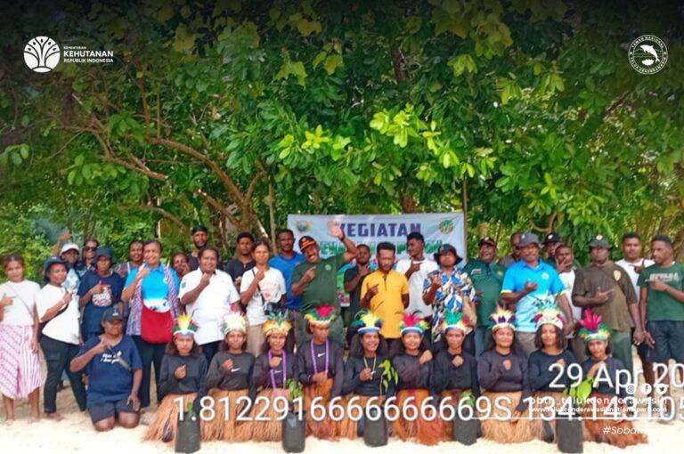  Pembinaan pemuda gereja dan Aksi Penanaman Pohon di Pulau Nusrowi untuk Dukung Kelestarian TNTC